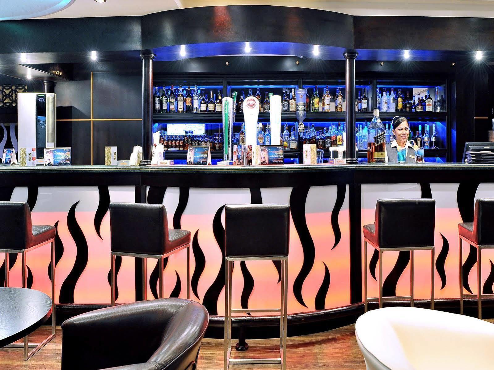 Signature Inn Al Riqqa Dubai Bagian luar foto