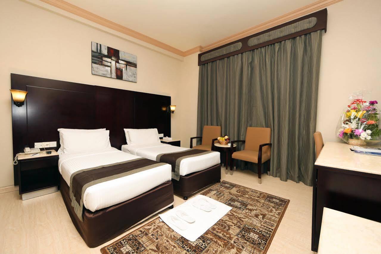 Signature Inn Al Riqqa Dubai Bagian luar foto