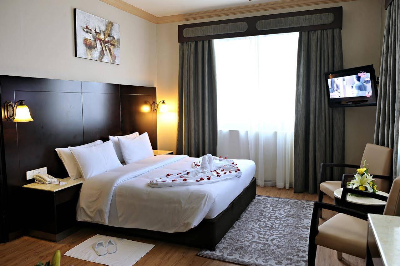 Signature Inn Al Riqqa Dubai Bagian luar foto