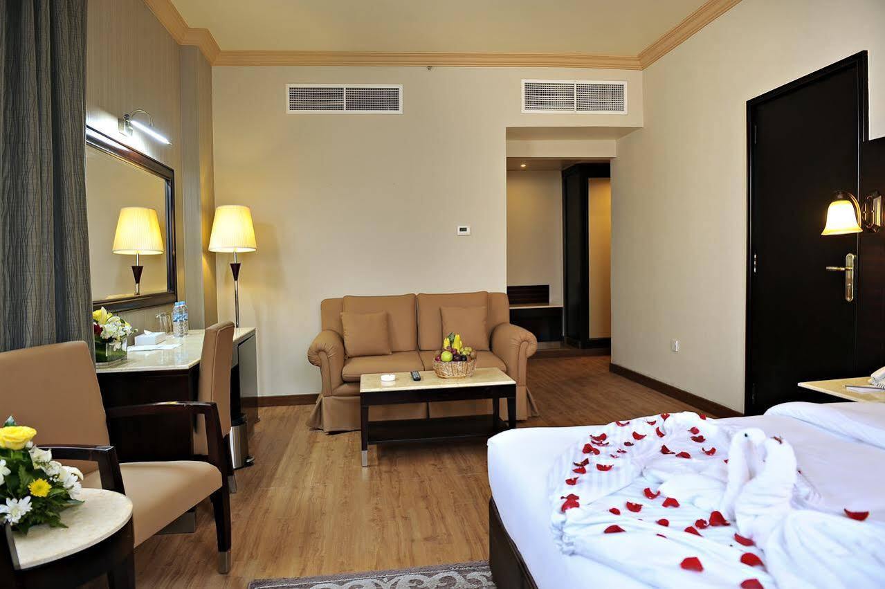 Signature Inn Al Riqqa Dubai Bagian luar foto